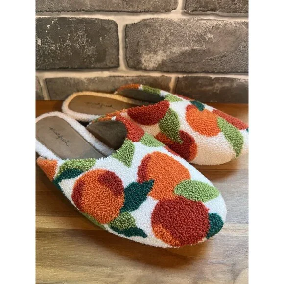 Print fresh Slippers Chic and CozyFootwear Size 9 - Picture 13 of 16